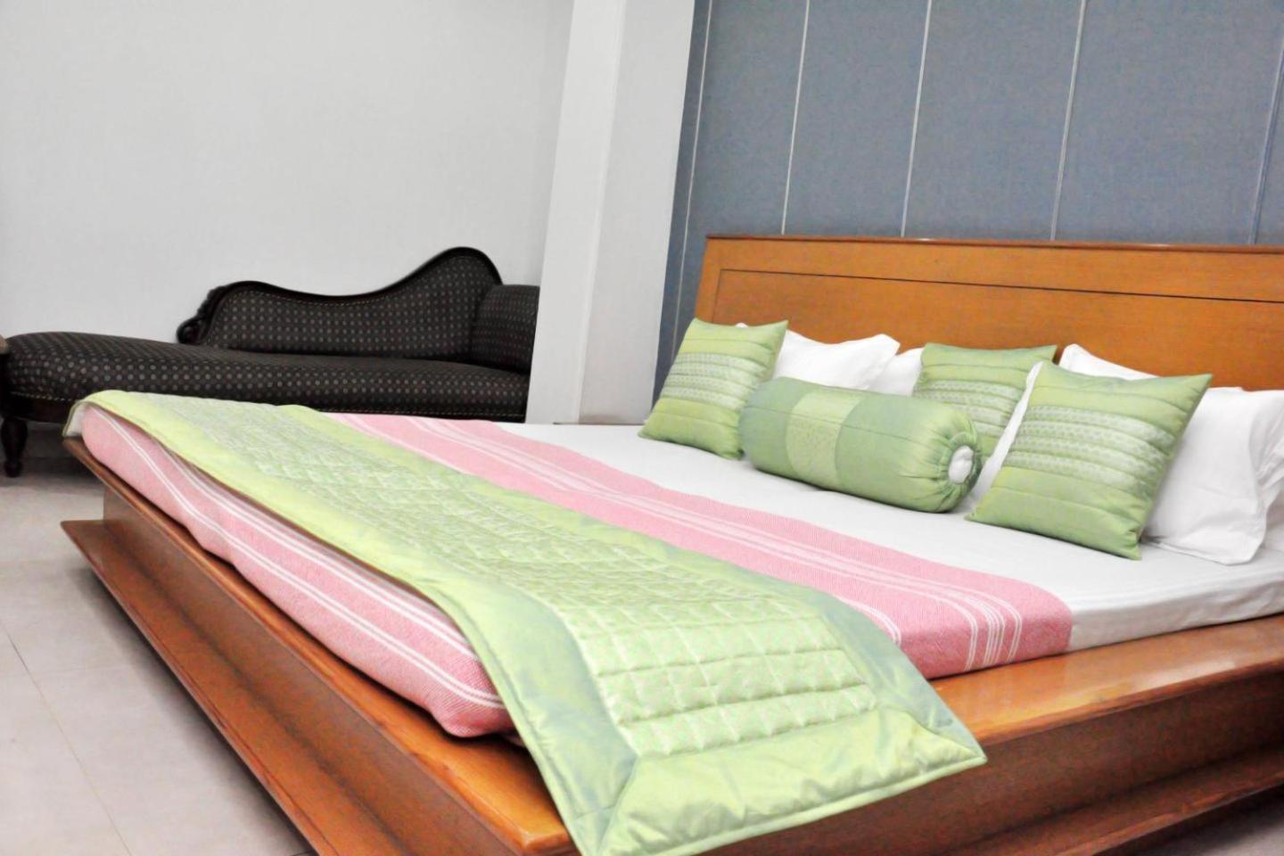 Hotel Blue Bell - Karol Bagh New Delhi Eksteriør billede