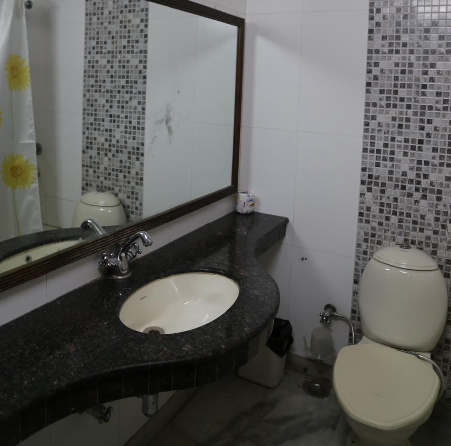 Hotel Blue Bell - Karol Bagh New Delhi Eksteriør billede