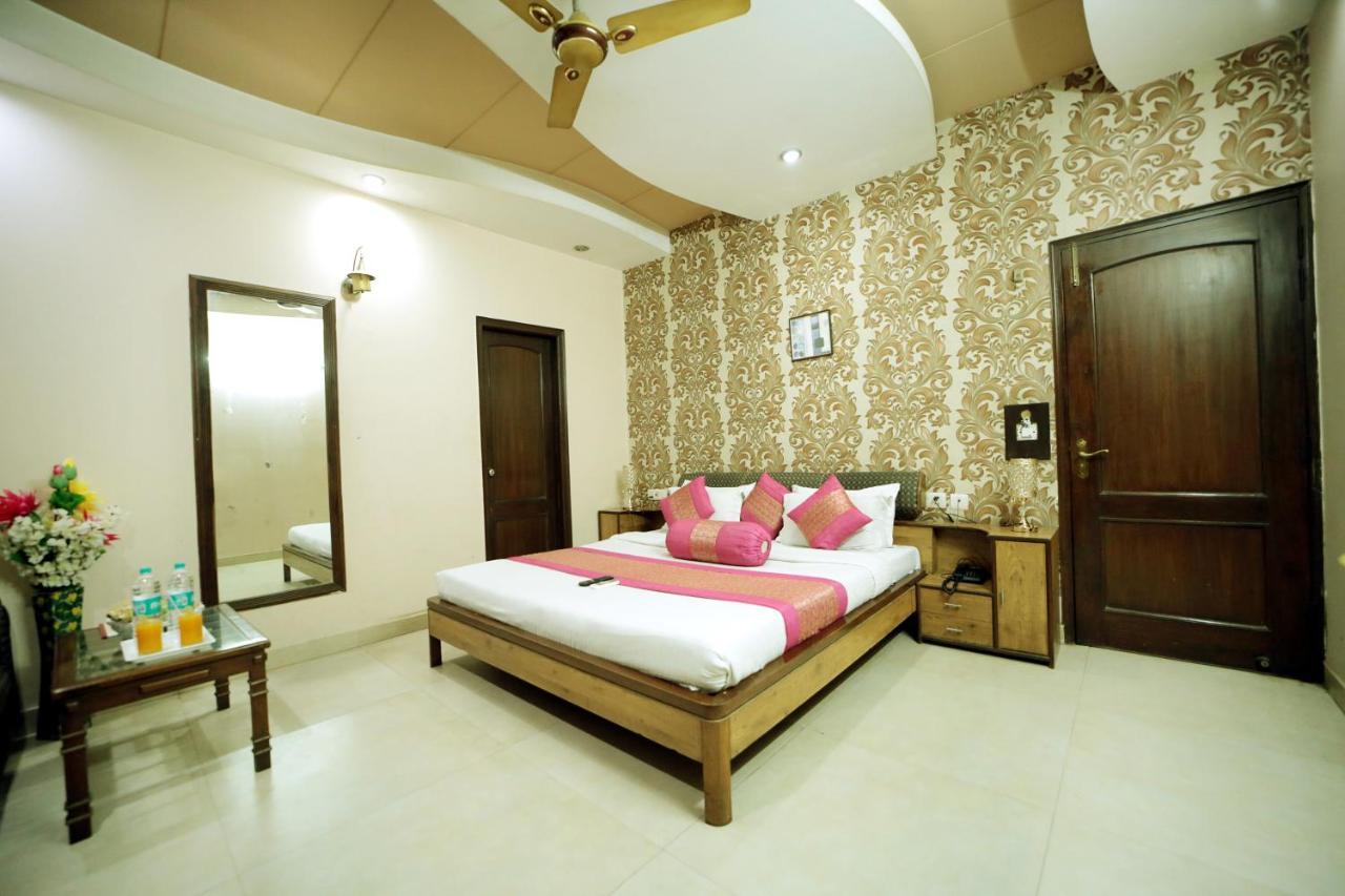 Hotel Blue Bell - Karol Bagh New Delhi Eksteriør billede