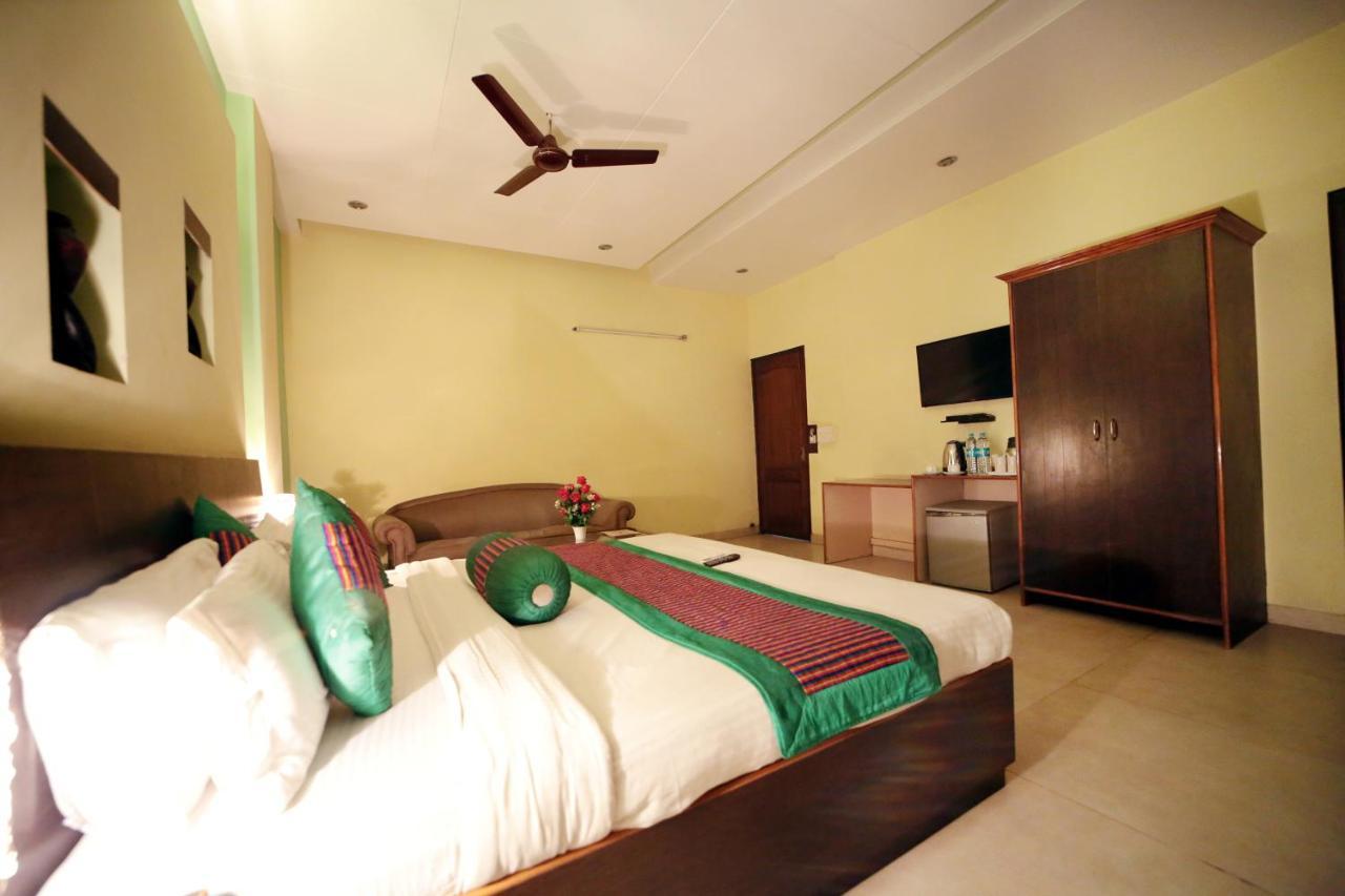 Hotel Blue Bell - Karol Bagh New Delhi Eksteriør billede