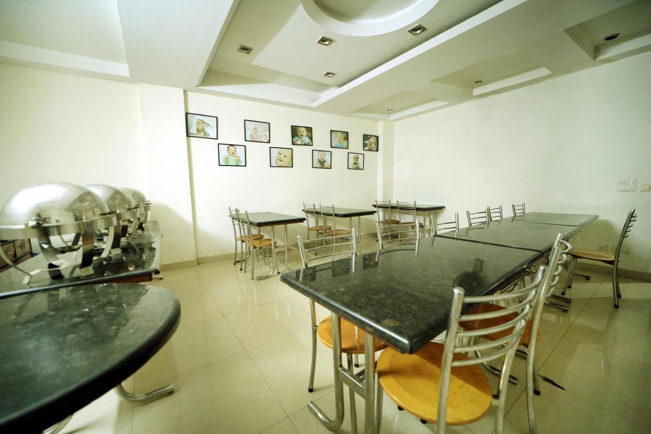 Hotel Blue Bell - Karol Bagh New Delhi Eksteriør billede