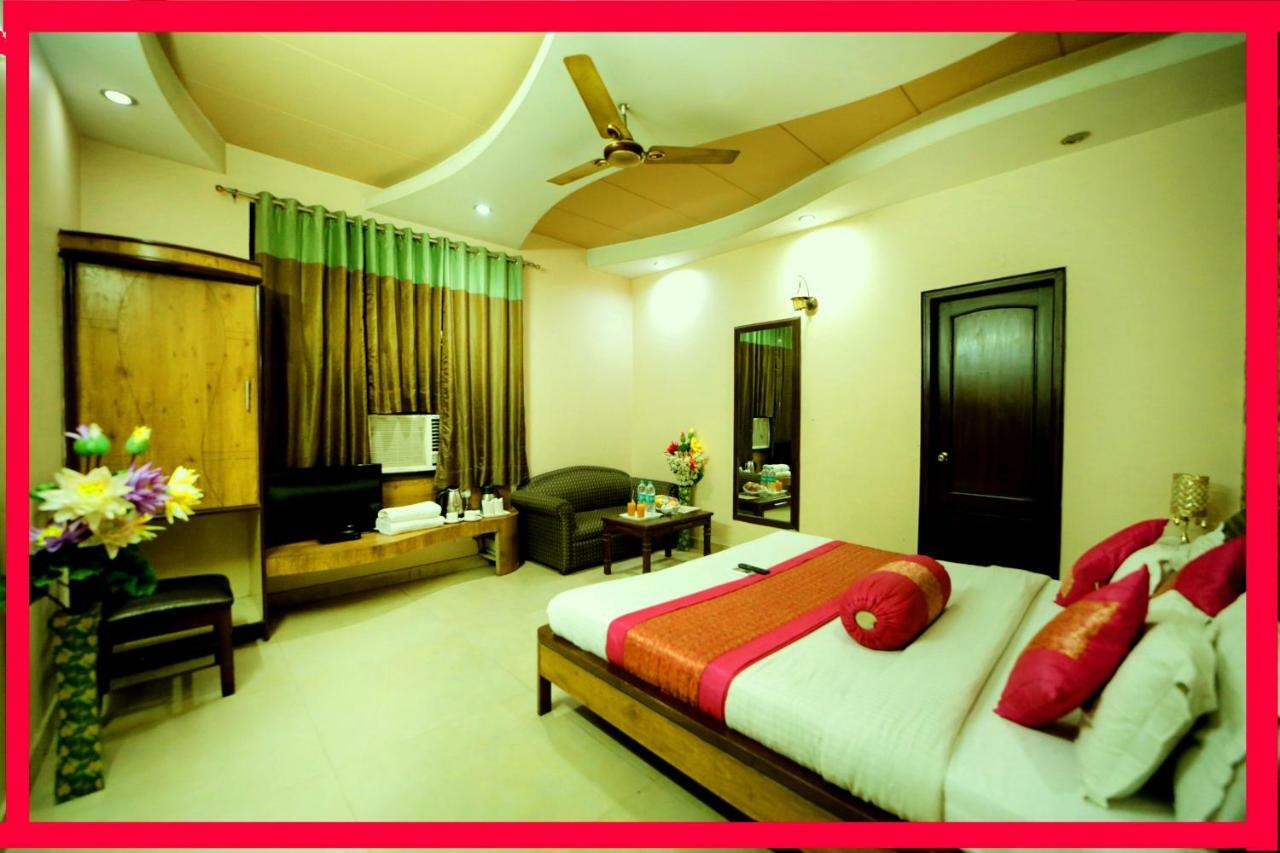 Hotel Blue Bell New Delhi Eksteriør billede